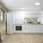 Haus Bernarda 펜션 메덜린